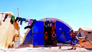 صورة حرارة الصيف تهدد حياة النازحين السوريين في المخيمات
